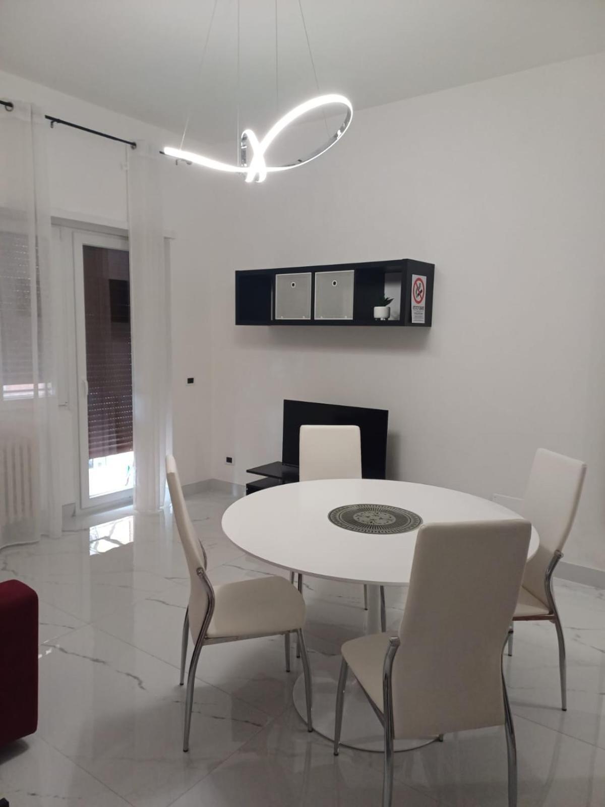 Apartment 612 Flats Rom